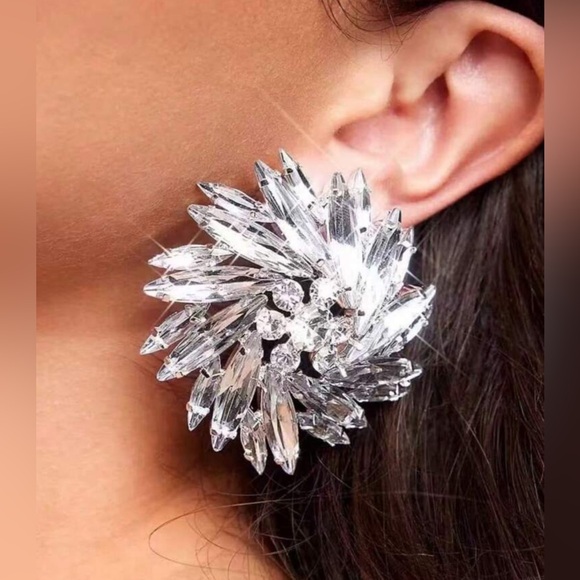 ✨NEW Oversized Elegant Silver Rhinestone faux diamond Crystal Statement Earrings - Picture 4 of 5